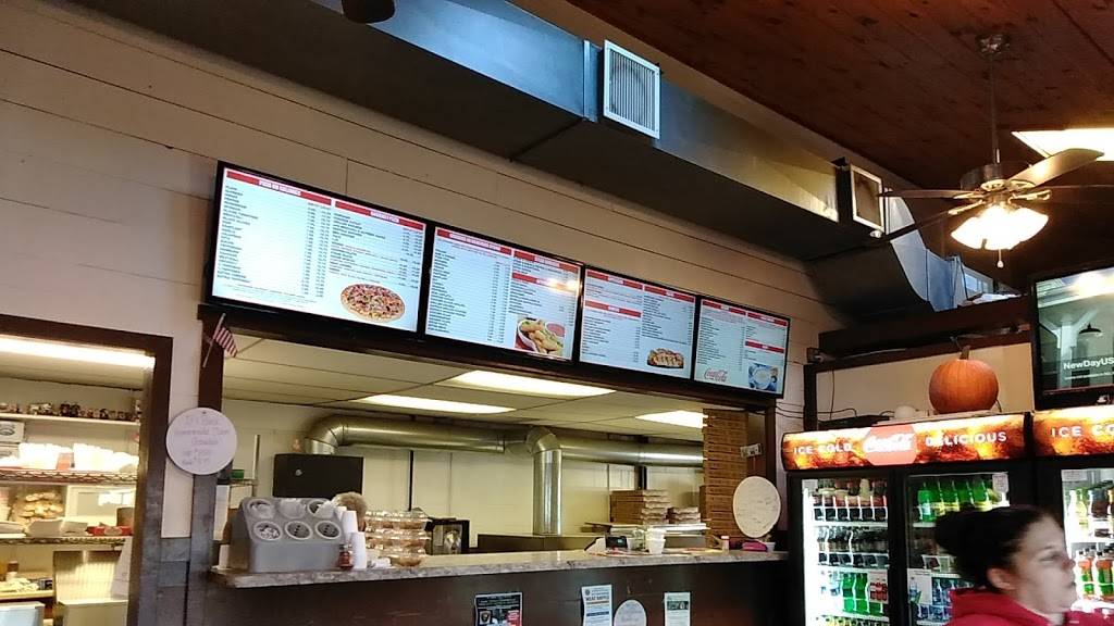 Family House Of Pizza and Seafood | restaurant | 105 Masonic Home Rd, Charlton, MA 01507, USA | 5082480666 OR +1 508-248-0666