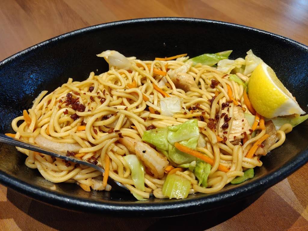 Maxs Restaurant, Cuisine of the Philippines | restaurant | 16830 Southcenter Pkwy, Tukwila, WA 98188, USA | 2066986297 OR +1 206-698-6297