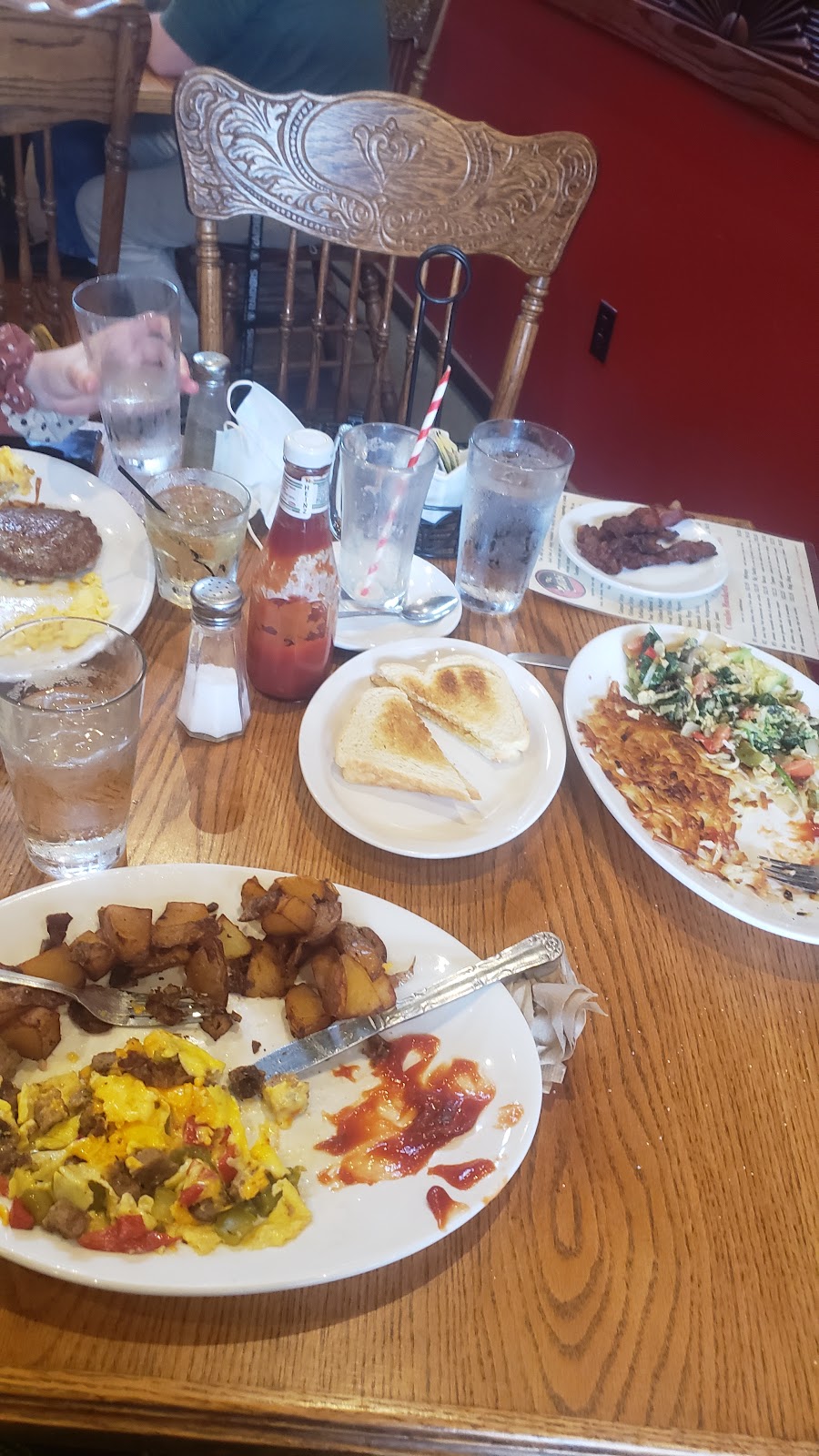 The Alibi | restaurant | 744 9th St, Arcata, CA 95521, USA | 7078223731 OR +1 707-822-3731