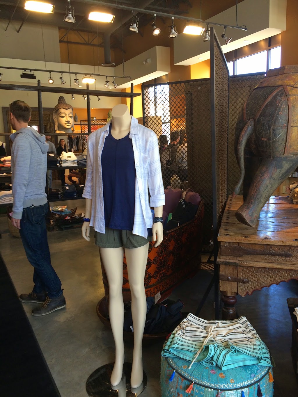 College Town Rochester | shopping mall | 1331 Mt Hope Ave, Rochester, NY 14620, USA | 5854611463 OR +1 585-461-1463