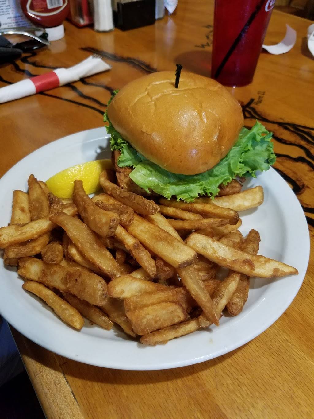 The Galley Restaurant & Pub | restaurant | 327 Roosevelt Trail, Naples, ME 04055, USA | 2076931002 OR +1 207-693-1002