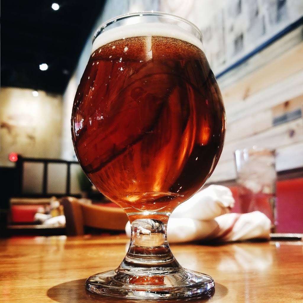 Red Heat Tavern | restaurant | 152 Great Rd, Bedford, MA 01730, USA | 7815384330 OR +1 781-538-4330