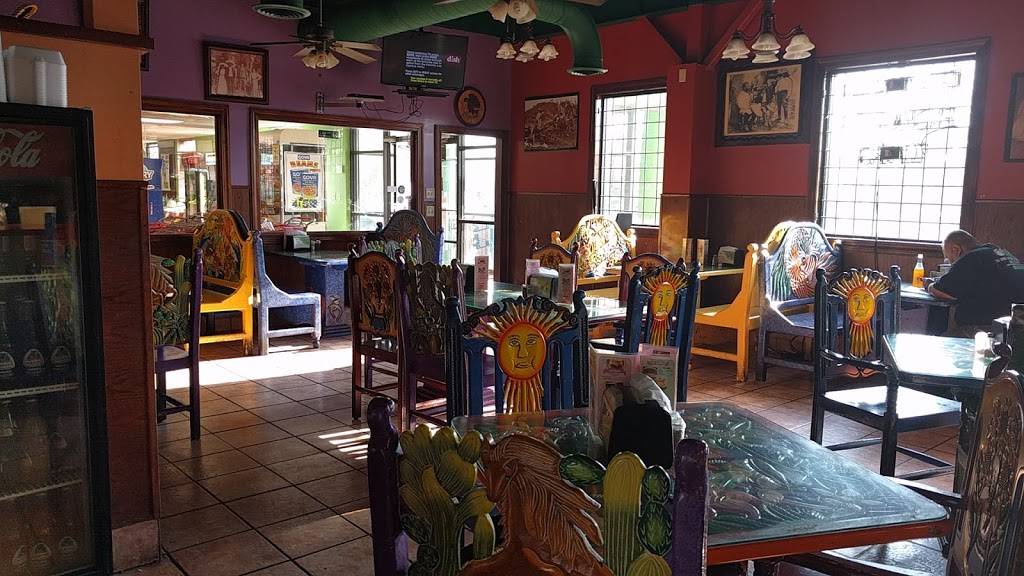 Flamingos Mexican Restaurant & Grocery | restaurant | 425 S Main St, South Bend, IN 46601, USA | 5742341546 OR +1 574-234-1546