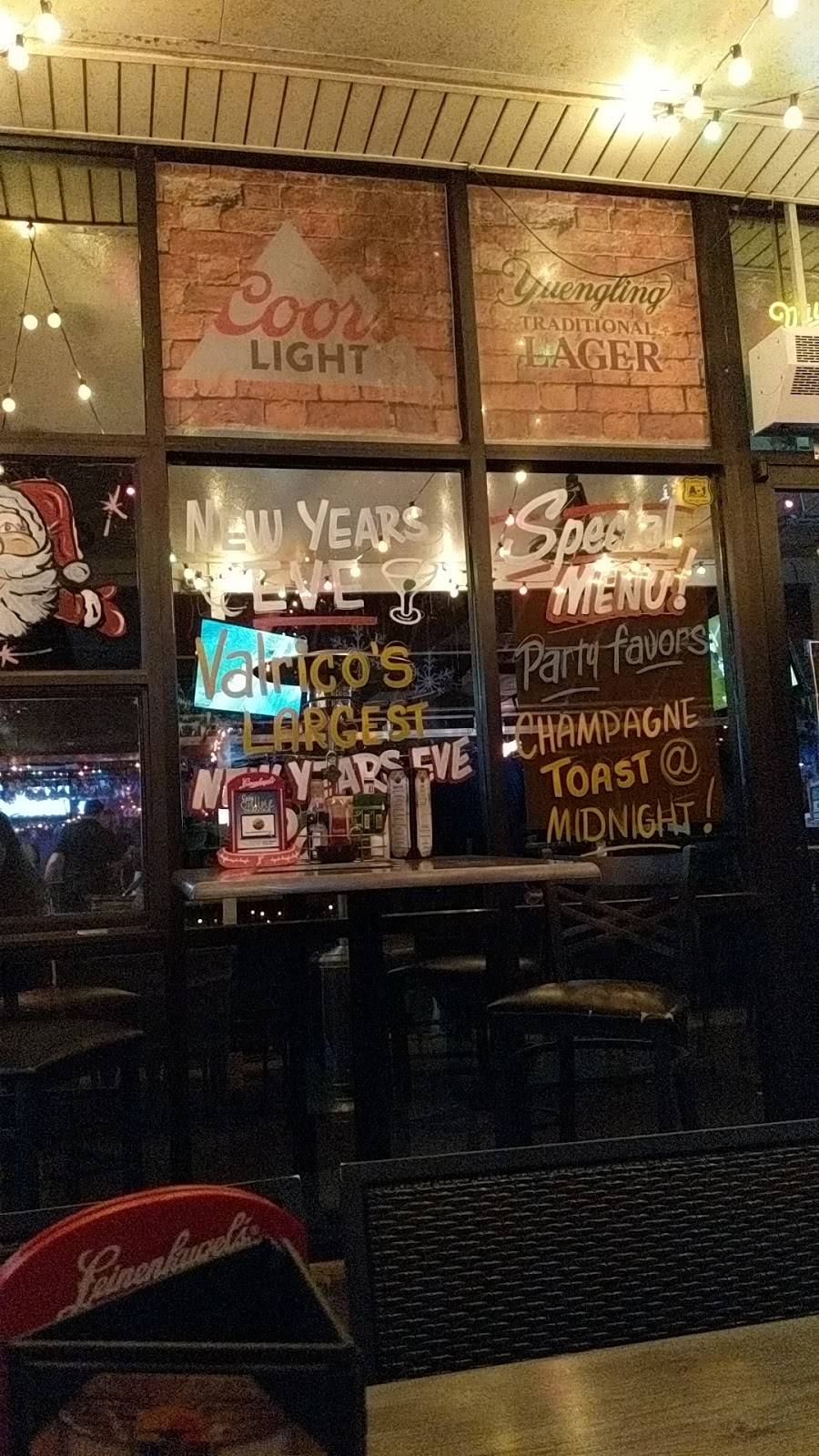 The Landing Bar & Grill | restaurant | 4351 Lynx Paw Trail, Valrico, FL 33596, USA | 8136530002 OR +1 813-653-0002