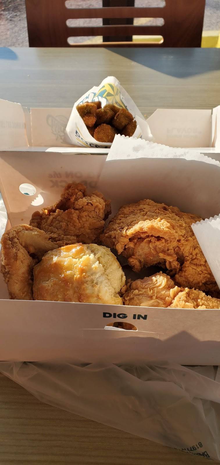 Churchs Chicken | restaurant | 1503 E Broadway Ave, West Memphis, AR 72301, USA | 8707352689 OR +1 870-735-2689