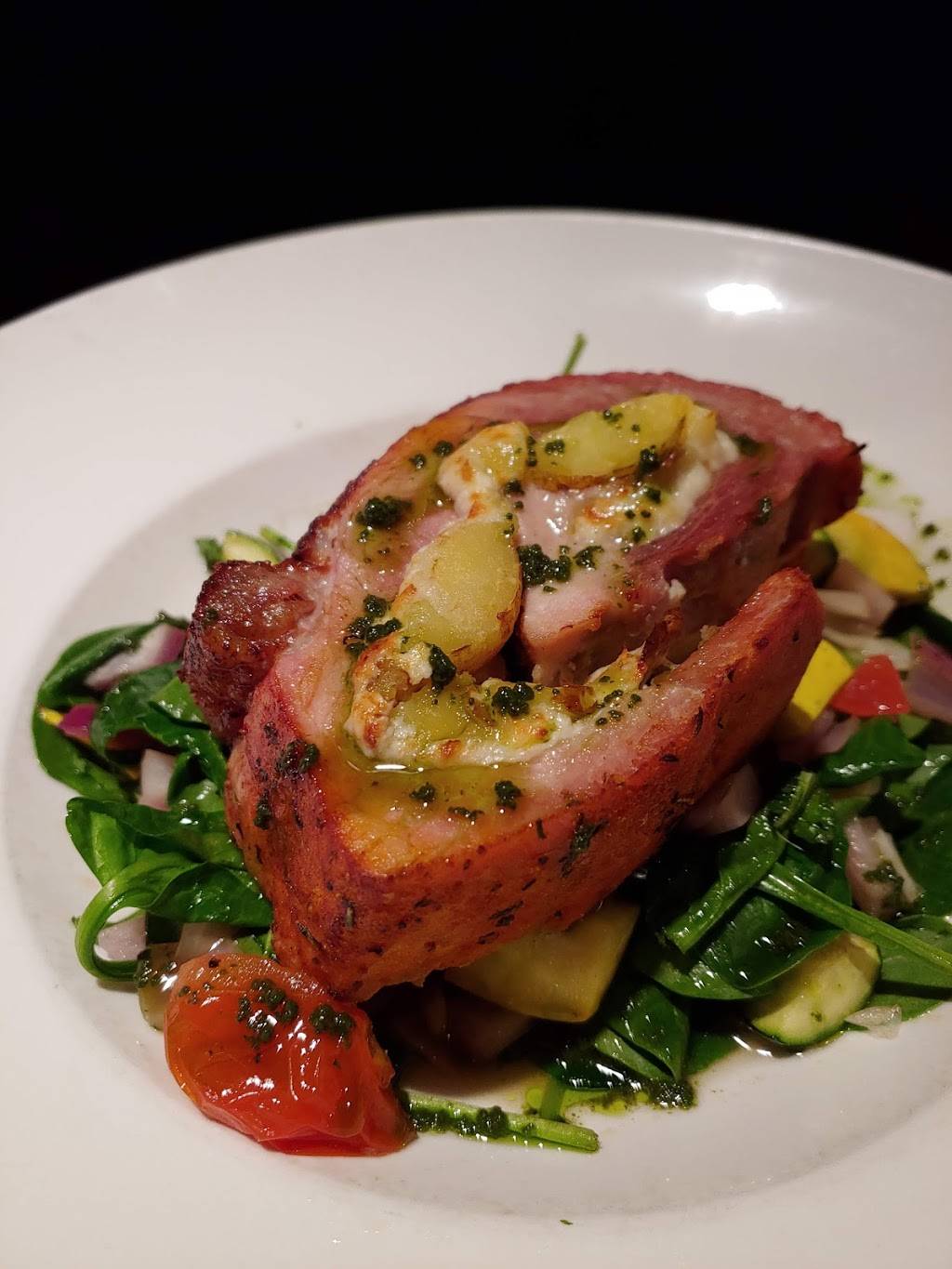 Tavern in the Village | restaurant | 3901 Prairie Ln, Prairie Village, KS 66208, USA | 9135292229 OR +1 913-529-2229