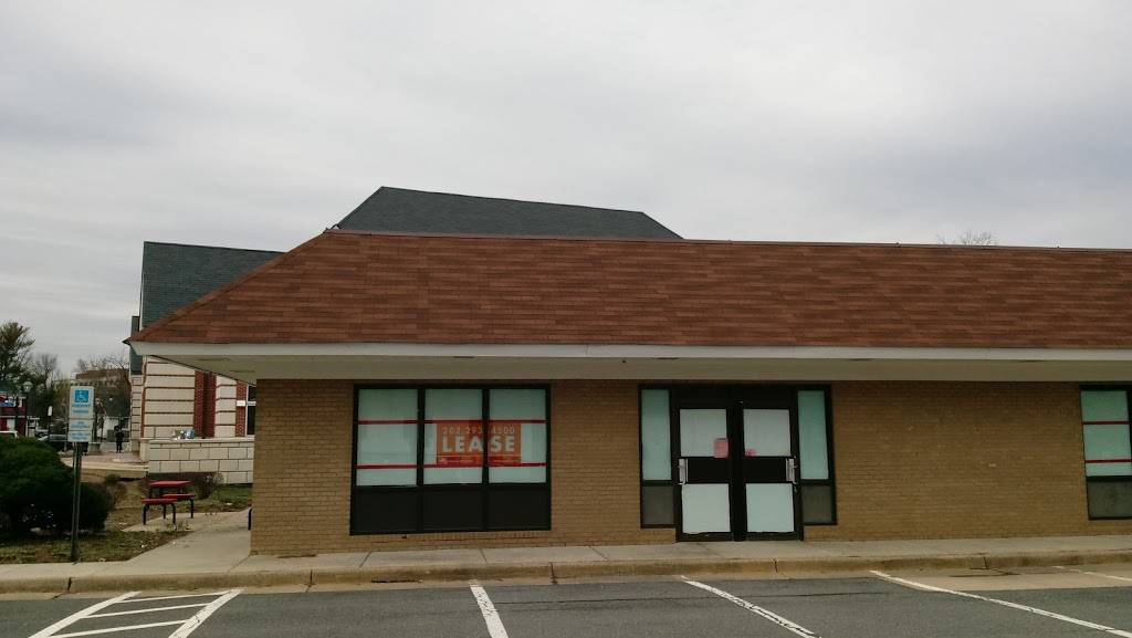 McDonalds | restaurant | 3924 Old Lee Hwy, Fairfax, VA 22030, USA | 7032737570 OR +1 703-273-7570