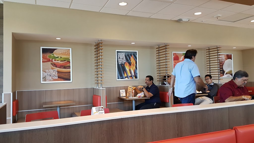 Burger King | restaurant | 5721 NW 7th St, Miami, FL 33126, USA | 3052612673 OR +1 305-261-2673