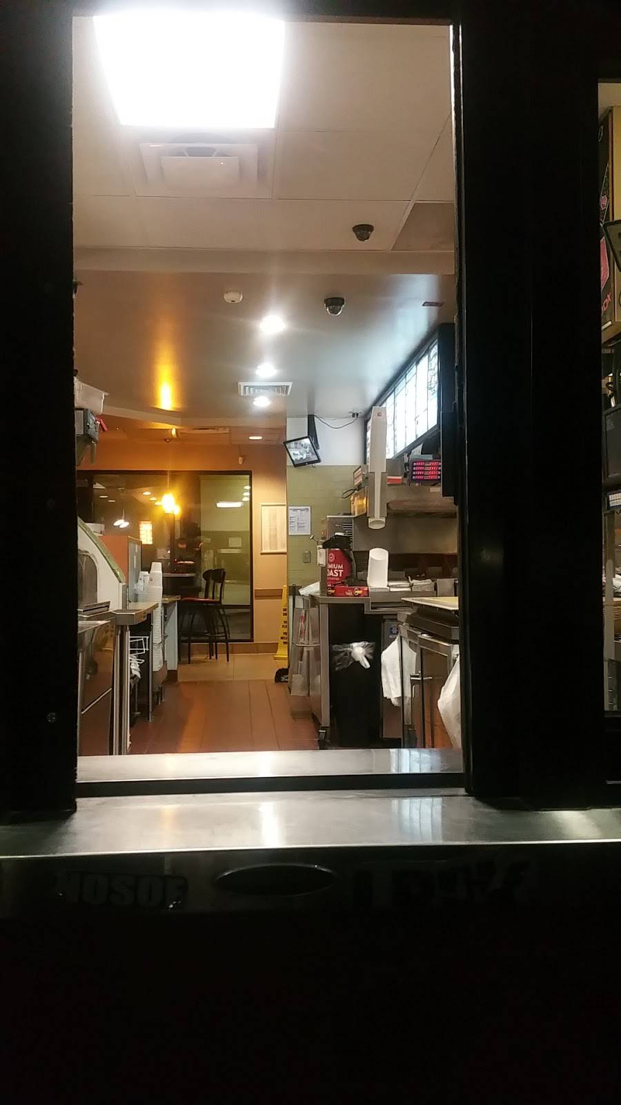 Jack in the Box | restaurant | 18901 Bear Valley Rd, Apple Valley, CA 92308, USA | 7602476661 OR +1 760-247-6661