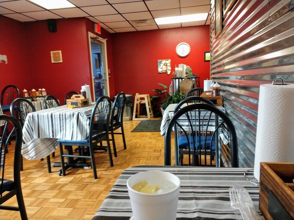 Vinnie & Sarahs Smokin BBQ Joint | restaurant | 490 1/2 State St., Madison, IN 47250, USA | 8122740315 OR +1 812-274-0315