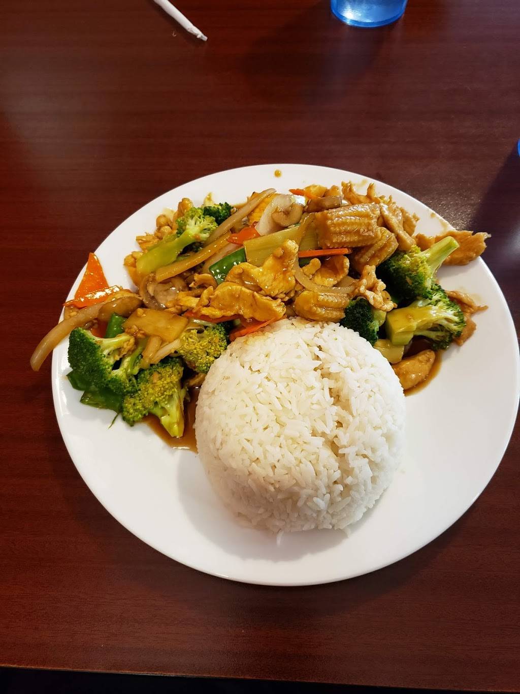 Pho Chau | restaurant | 1014 N Broadway Ave, Rochester, MN 55906, USA | 5072813342 OR +1 507-281-3342