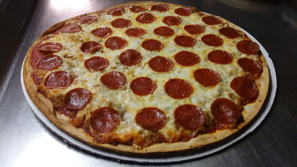 Lyles Sportszone Pizza & Pub | night club | 4718, 1404 E Morgan Ave, Evansville, IN 47711, USA | 8124257729 OR +1 812-425-7729