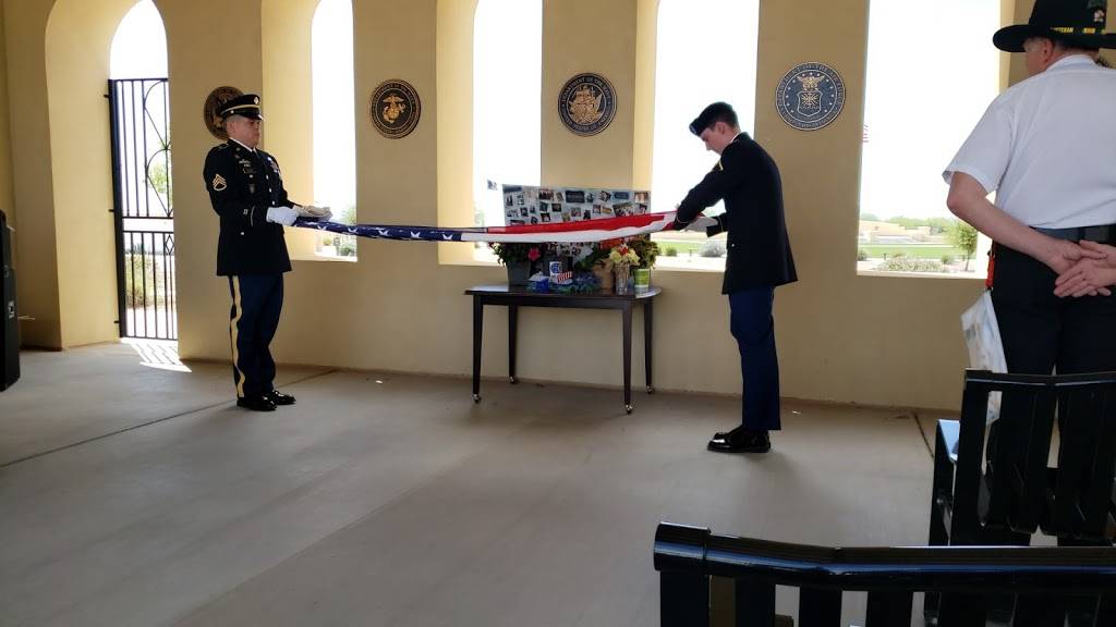 Lucky Wishbone | restaurant | 3979 N Oracle Rd, Tucson, AZ 85705, USA | 5208879160 OR +1 520-887-9160