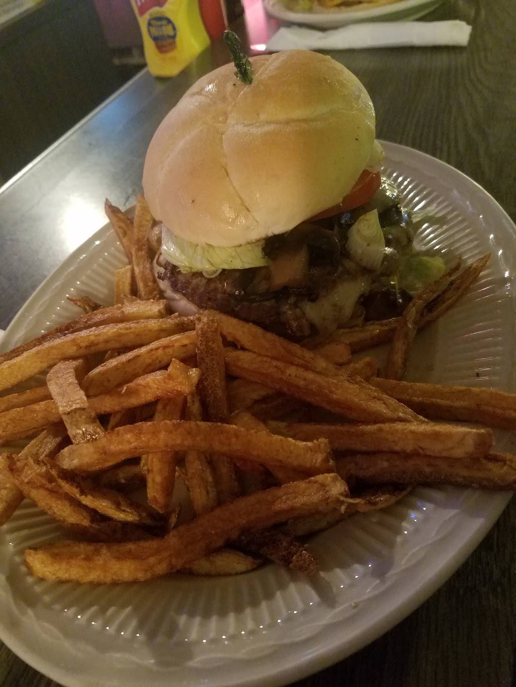 Hickory Lake Inn | restaurant | 14592 Stone Rd, Newbury Township, OH 44065, USA | 4405649735 OR +1 440-564-9735