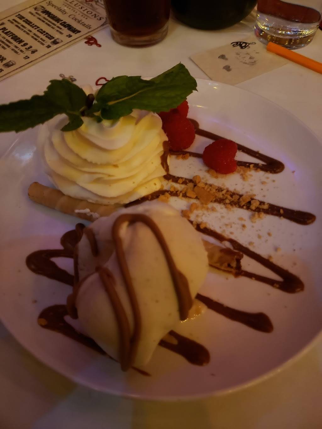 Illusions Theatre and Bar | restaurant | 827 Fourth Ave, San Diego, CA 92101, USA | 6197388350 OR +1 619-738-8350