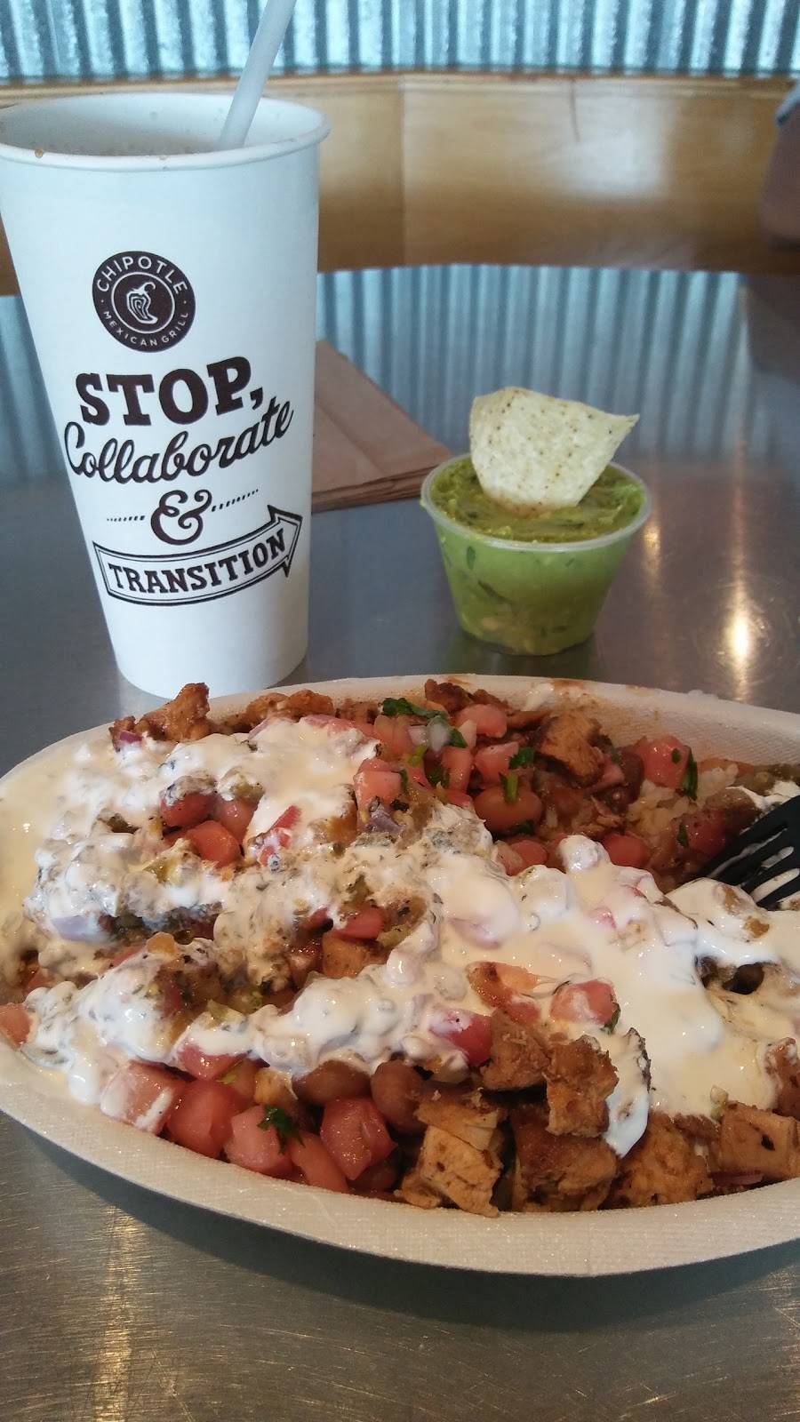 Chipotle Mexican Grill | restaurant | 6864 Johnson Dr, Mission, KS 66202, USA | 9132613530 OR +1 913-261-3530