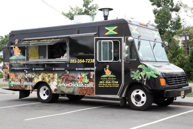 Jerkin Chicken | restaurant | 234 West Side Ave, Jersey City, NJ 07305, USA | 2012855375 OR +1 201-285-5375