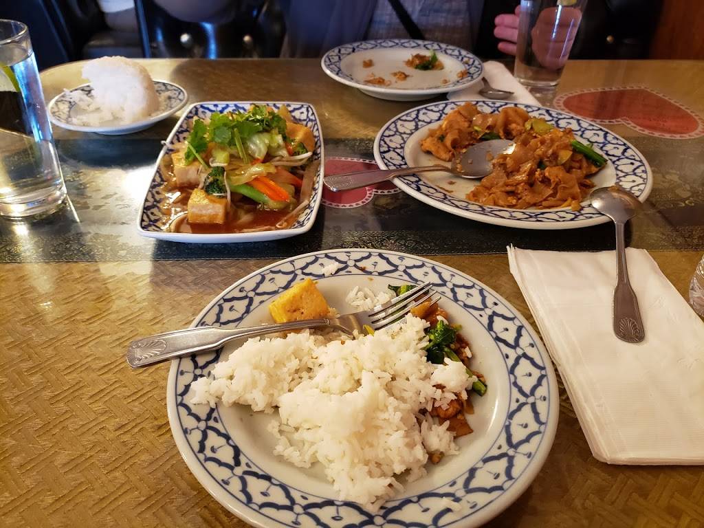 Siam Thai Cuisine | restaurant | 18564 Outer Hwy 18 N Ste 203, Apple Valley, CA 92307, USA | 7602425093 OR +1 760-242-5093