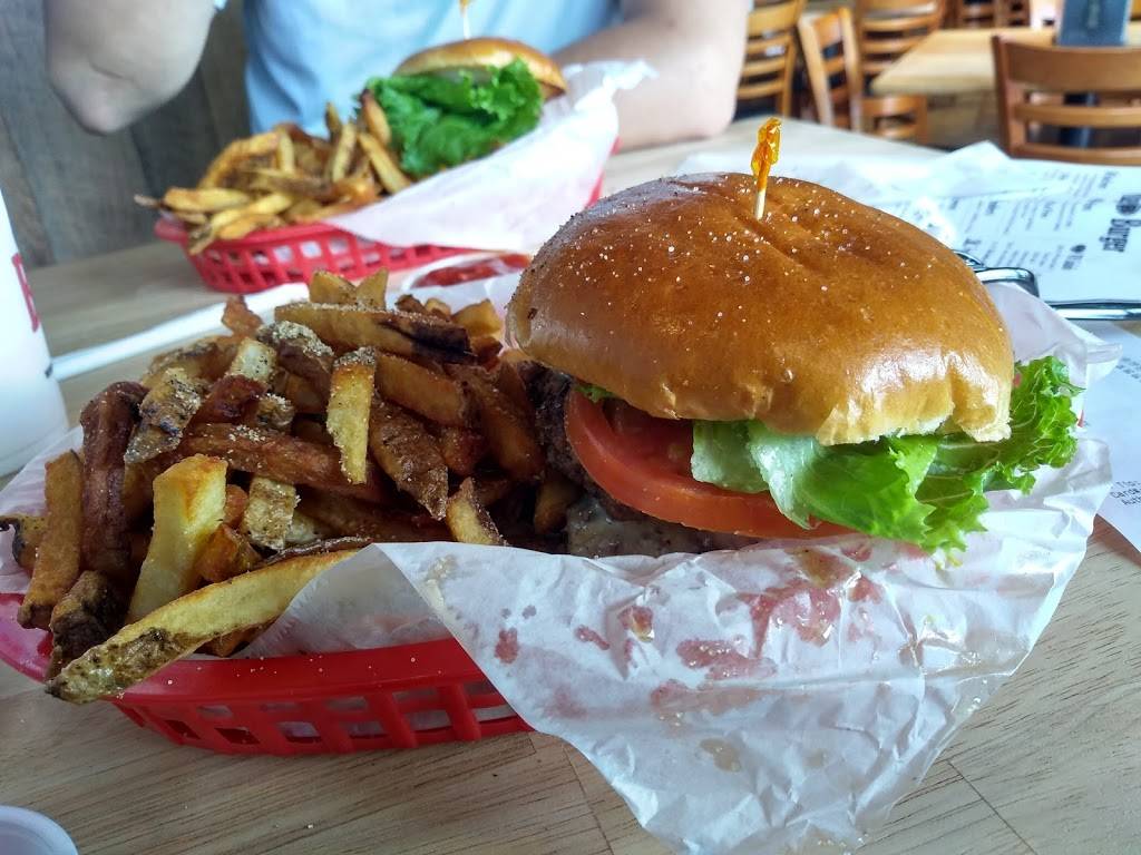 Village Burger | restaurant | 2329 Main St, Tucker, GA 30084, USA | 6783957405 OR +1 678-395-7405