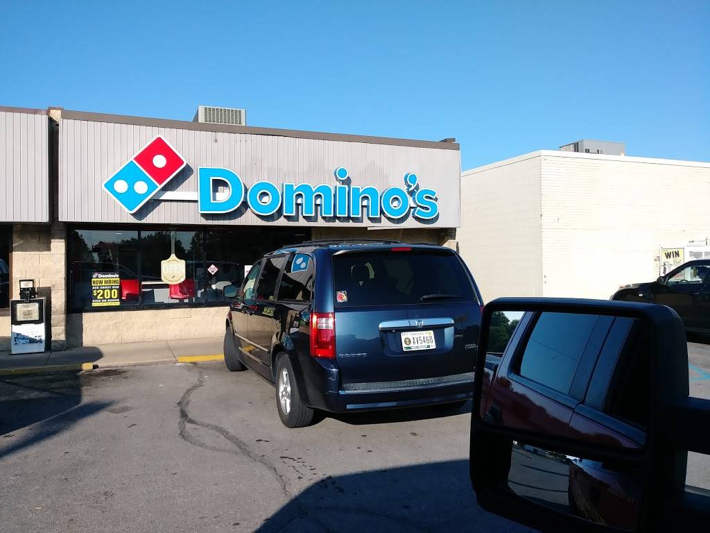 Dominos Pizza | meal delivery | 8843 S U.S Hwy 31, Edinburgh, IN 46124, USA | 8125264000 OR +1 812-526-4000