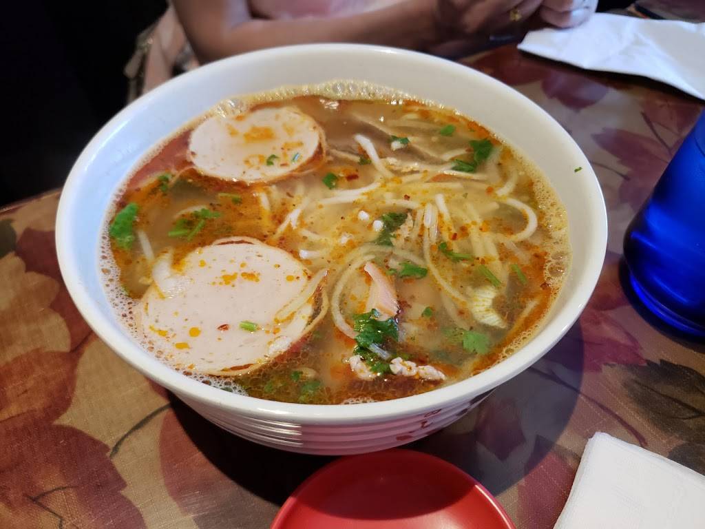 Co Cham | restaurant | 780 Somerset St W, Ottawa, ON K1R 6R1, Canada | 6135676050 OR +1 613-567-6050