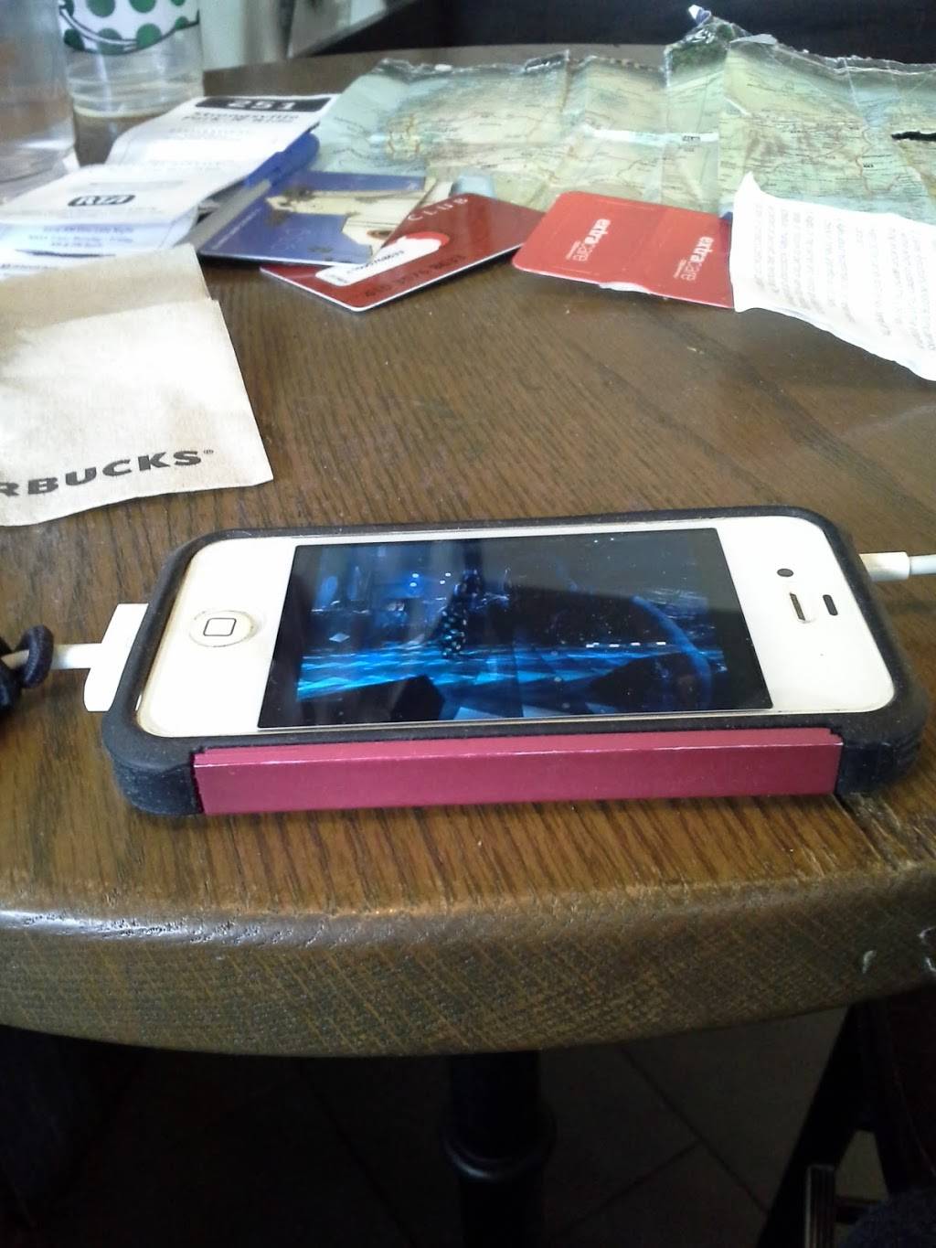 Starbucks | cafe | 3093 Mayfield Rd, Cleveland Heights, OH 44118, USA | 2163201600 OR +1 216-320-1600