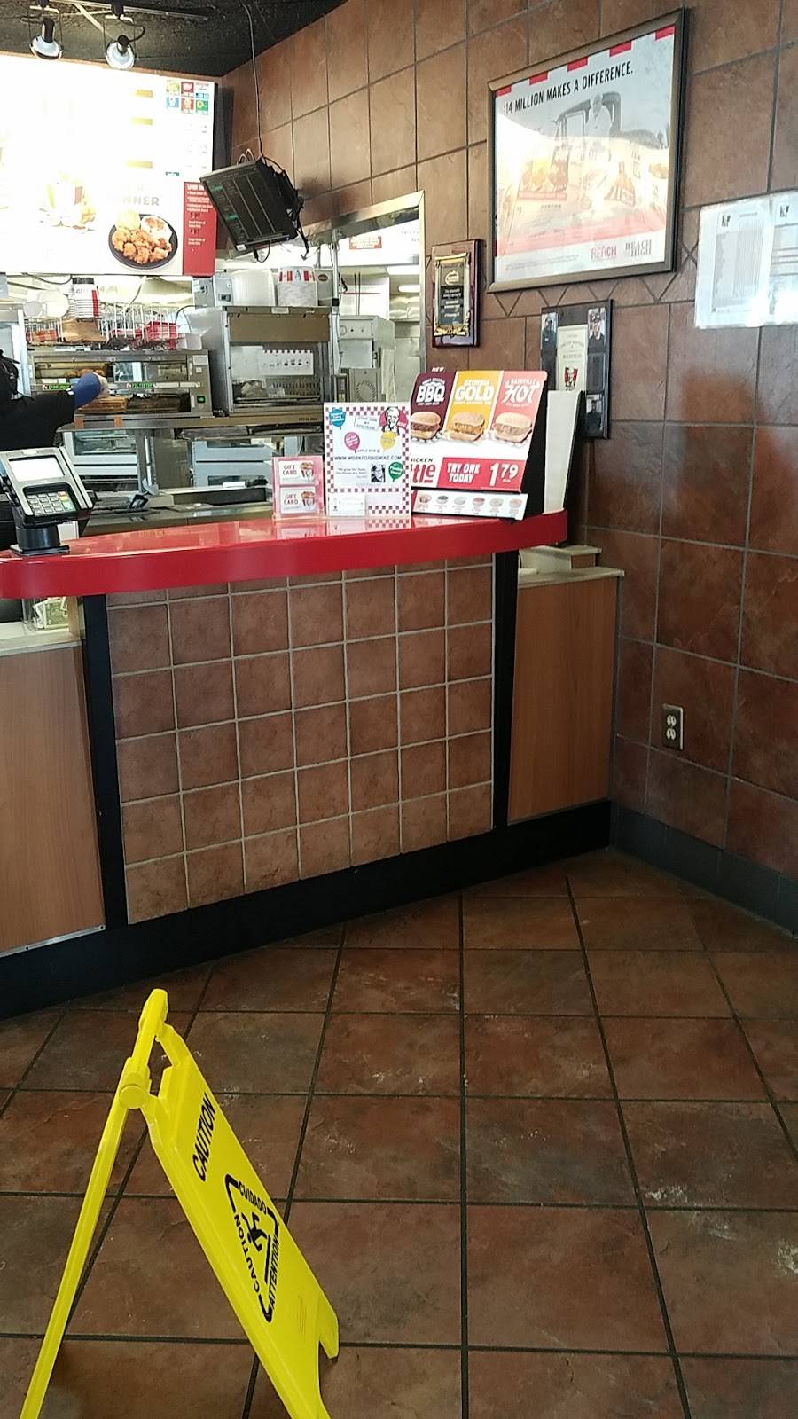 KFC | restaurant | 3300 E Cumberland Rd, Bluefield, WV 24701, USA | 3043257858 OR +1 304-325-7858