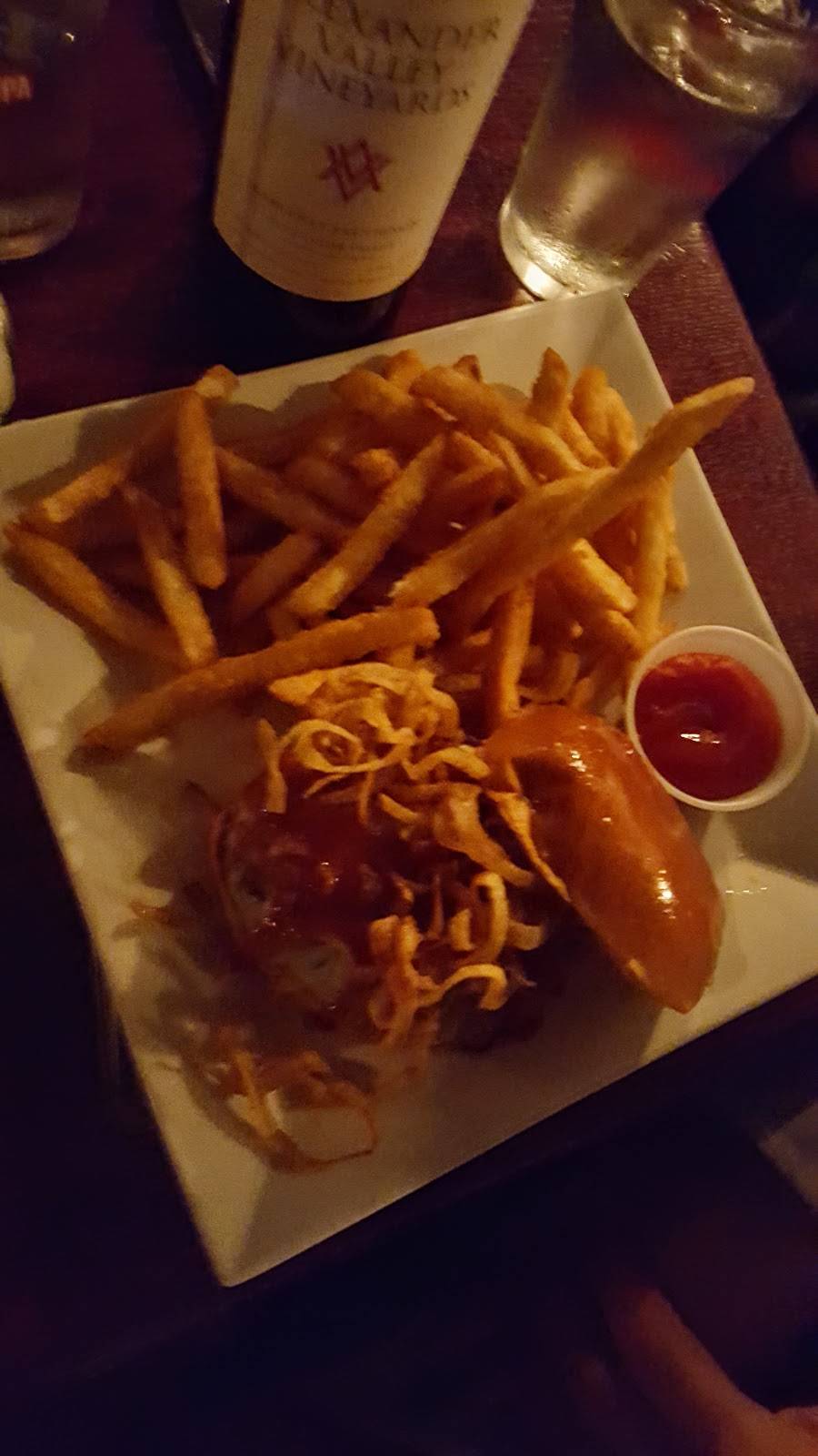 Wellingtons Grill | restaurant | 110 Halstead Ave, Harrison, NY 10528, USA | 9143151532 OR +1 914-315-1532