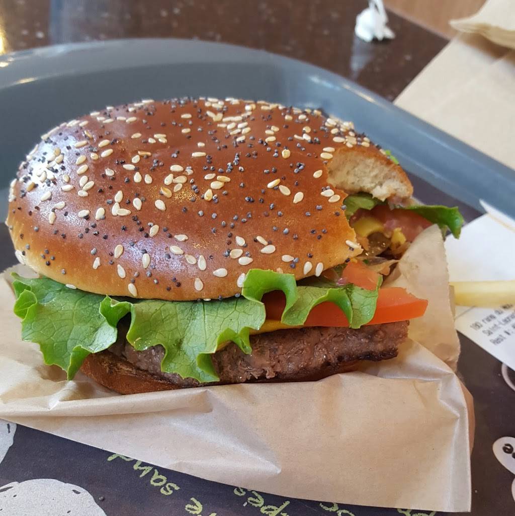 McDonalds | cafe | 180 Rang du Moulin Rouge, Saint-Léonard-dAston, QC J0C 1M0, Canada | 8192530173 OR +1 819-253-0173