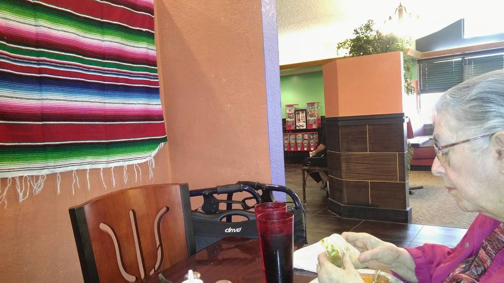 Felisitas Mexican Cafe | restaurant | 2102 NW Cache Rd, Lawton, OK 73507, USA | 5807135090 OR +1 580-713-5090