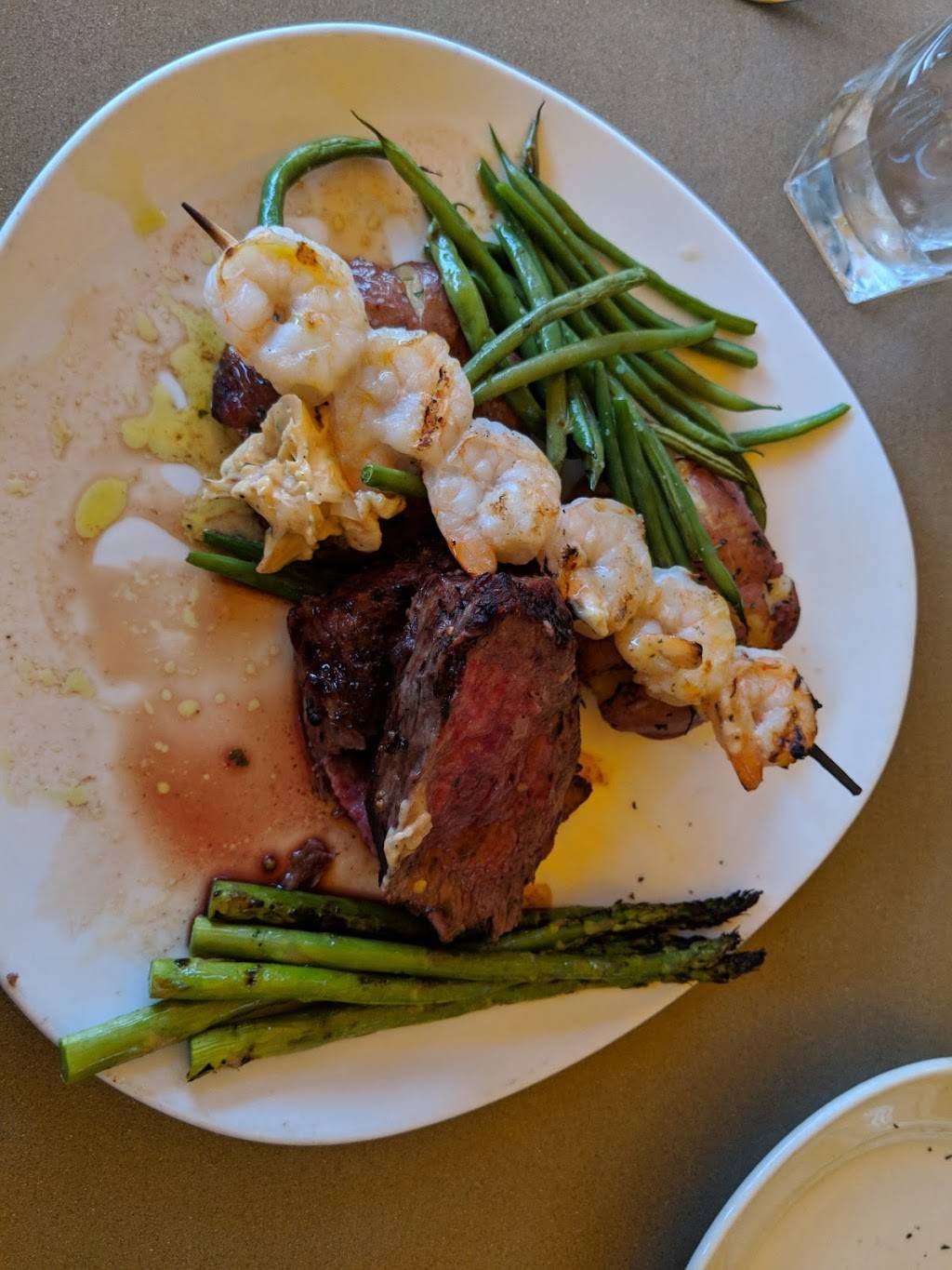 North Harbor Club | restaurant | 100 N Harbor Pl, Davidson, NC 28036, USA | 7048965559 OR +1 704-896-5559