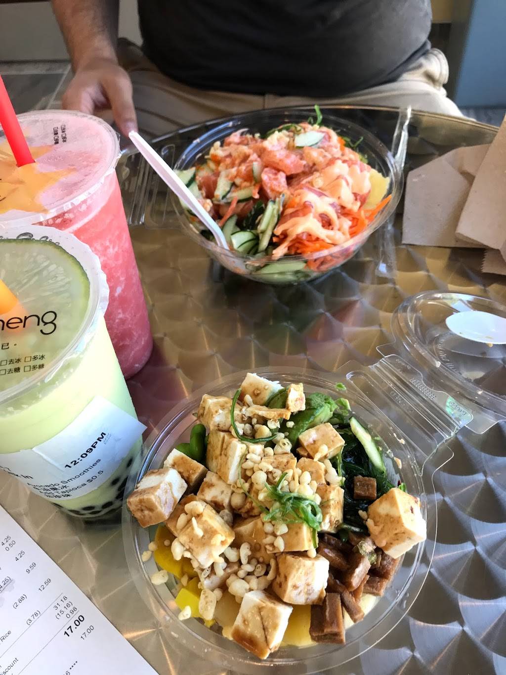 Fusion Poke | restaurant | 1813 E Kenilworth Pl, Milwaukee, WI 53202, USA | 4147634525 OR +1 414-763-4525