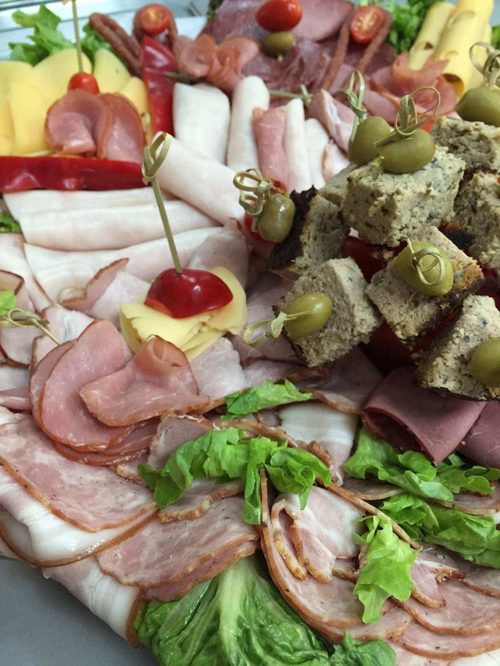 Slovianka | restaurant | 62-42 Forest Ave, Ridgewood, NY 11385, USA | 7183667100 OR +1 718-366-7100