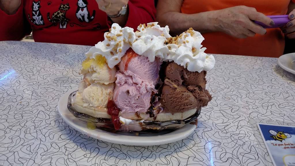 Mels Classic Diner | restaurant | 119 Wears Valley Rd, Pigeon Forge, TN 37863, USA | 8654292184 OR +1 865-429-2184