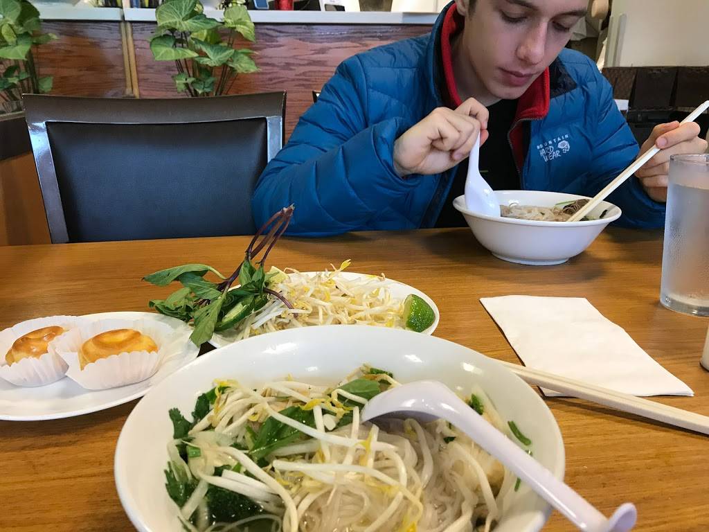 Than Brothers | restaurant | 2309 N 45th St, Seattle, WA 98103, USA | 2066327378 OR +1 206-632-7378