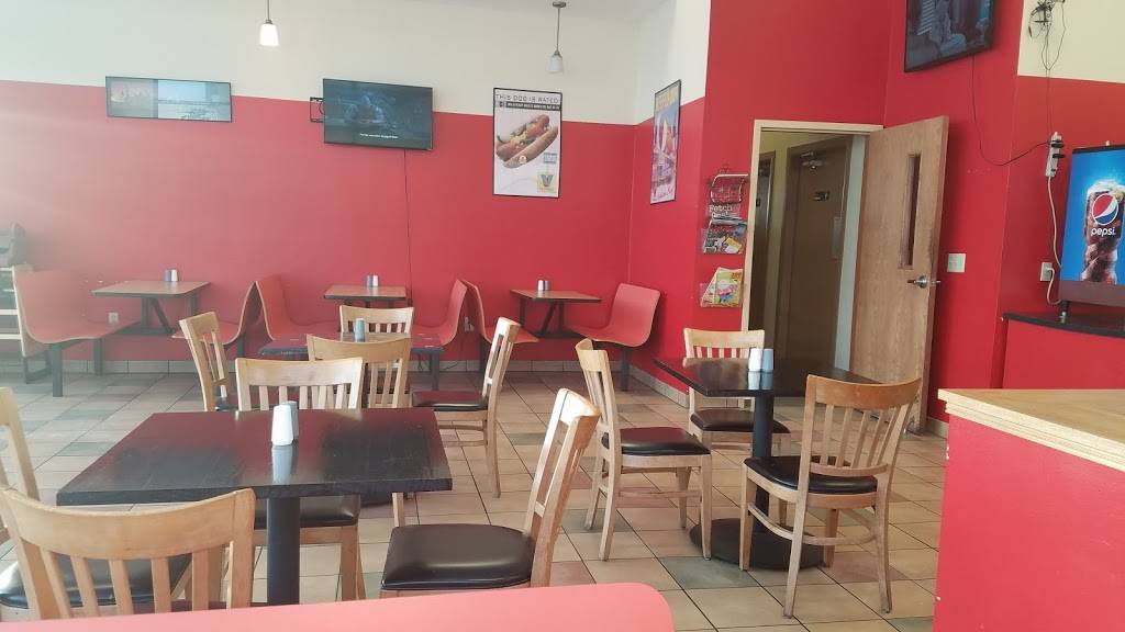 Interstate Dogs | restaurant | 12120 75th St, Kenosha, WI 53142, USA | 2628577175 OR +1 262-857-7175