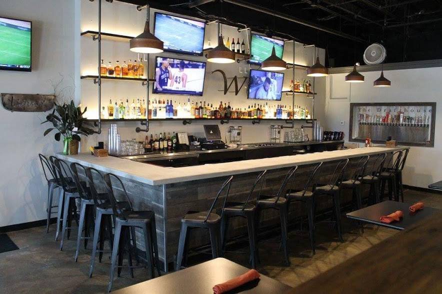 Wallys Grill & Drafthouse | restaurant | 837 SW Lemans Ln, Lees Summit, MO 64082, USA | 8165373451 OR +1 816-537-3451