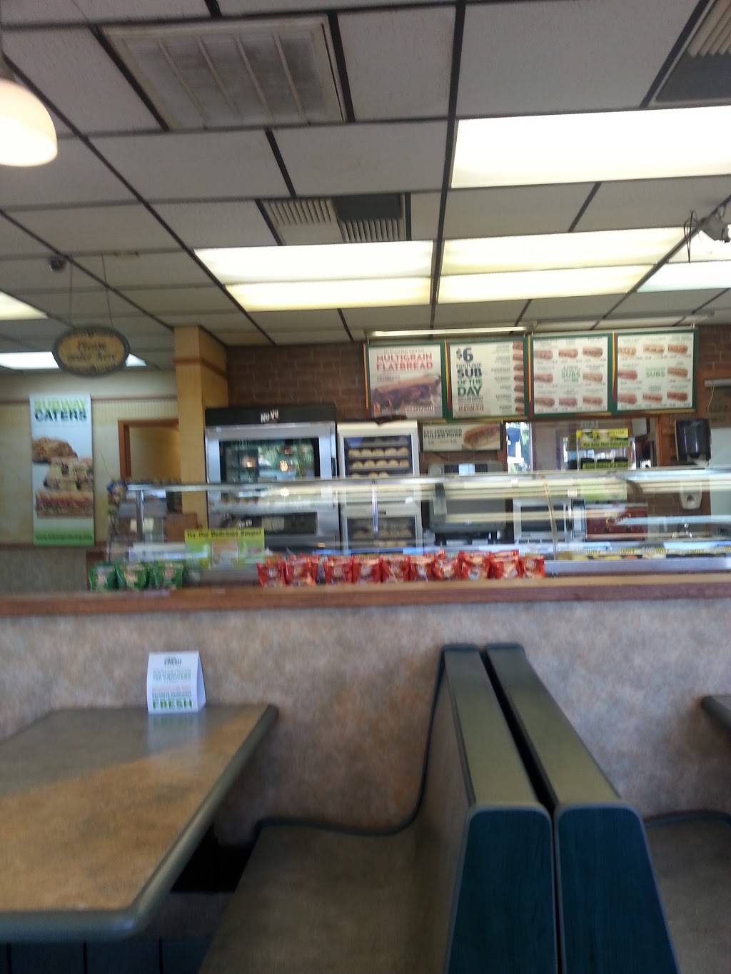 Subway | meal takeaway | 504 N Water St, Silverton, OR 97381, USA | 5038734966 OR +1 503-873-4966