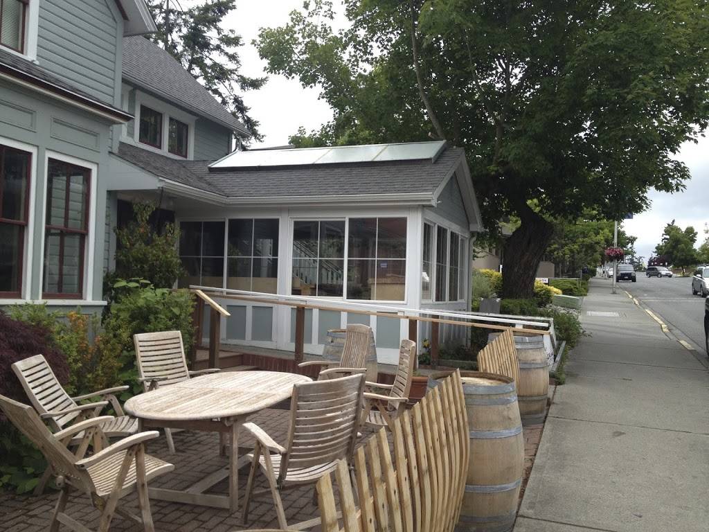 Mikes Cafe and Wine Bar | restaurant | 135 Second St S, Friday Harbor, WA 98250, USA | 3603780265 OR +1 360-378-0265