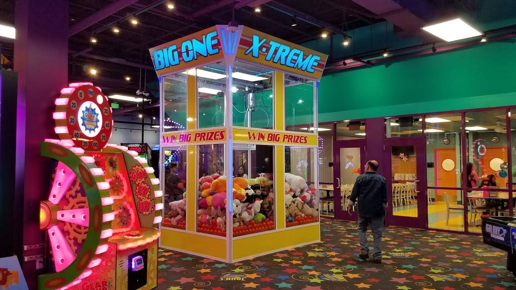 Johns Incredible Pizza - Westminster | restaurant | 1025 Westminster Mall, Westminster, CA 92683, USA | 6572421111 OR +1 657-242-1111