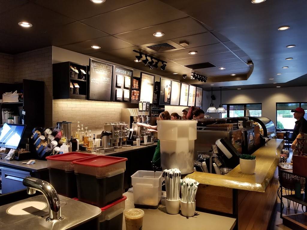 Starbucks | cafe | 38 Bangor Mall Blvd, Bangor, ME 04401, USA | 2072620490 OR +1 207-262-0490