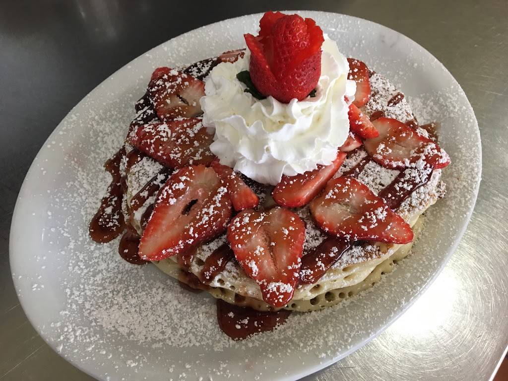 The Cracked Egg | restaurant | 3422 W Glendale Ave, Phoenix, AZ 85051, USA | 6022422288 OR +1 602-242-2288