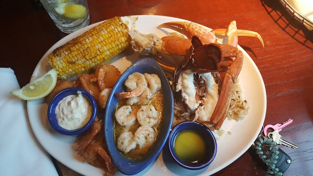 Red Lobster | restaurant | 4485 Main St, Bridgeport, CT 06606, USA | 2033714848 OR +1 203-371-4848