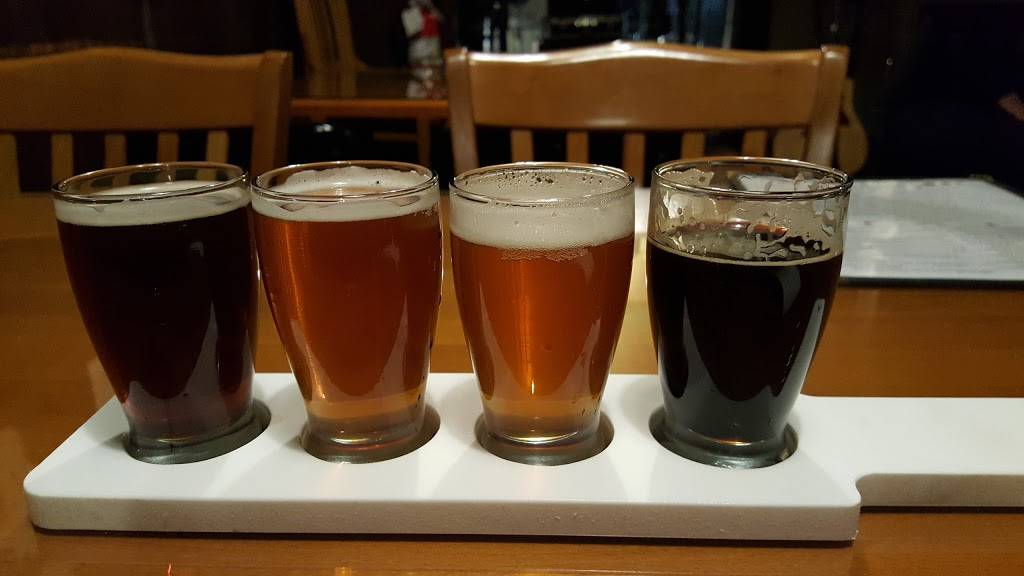 Wood River Inn | night club | 1139 Main St, Wyoming, RI 02898, USA | 4015399800 OR +1 401-539-9800