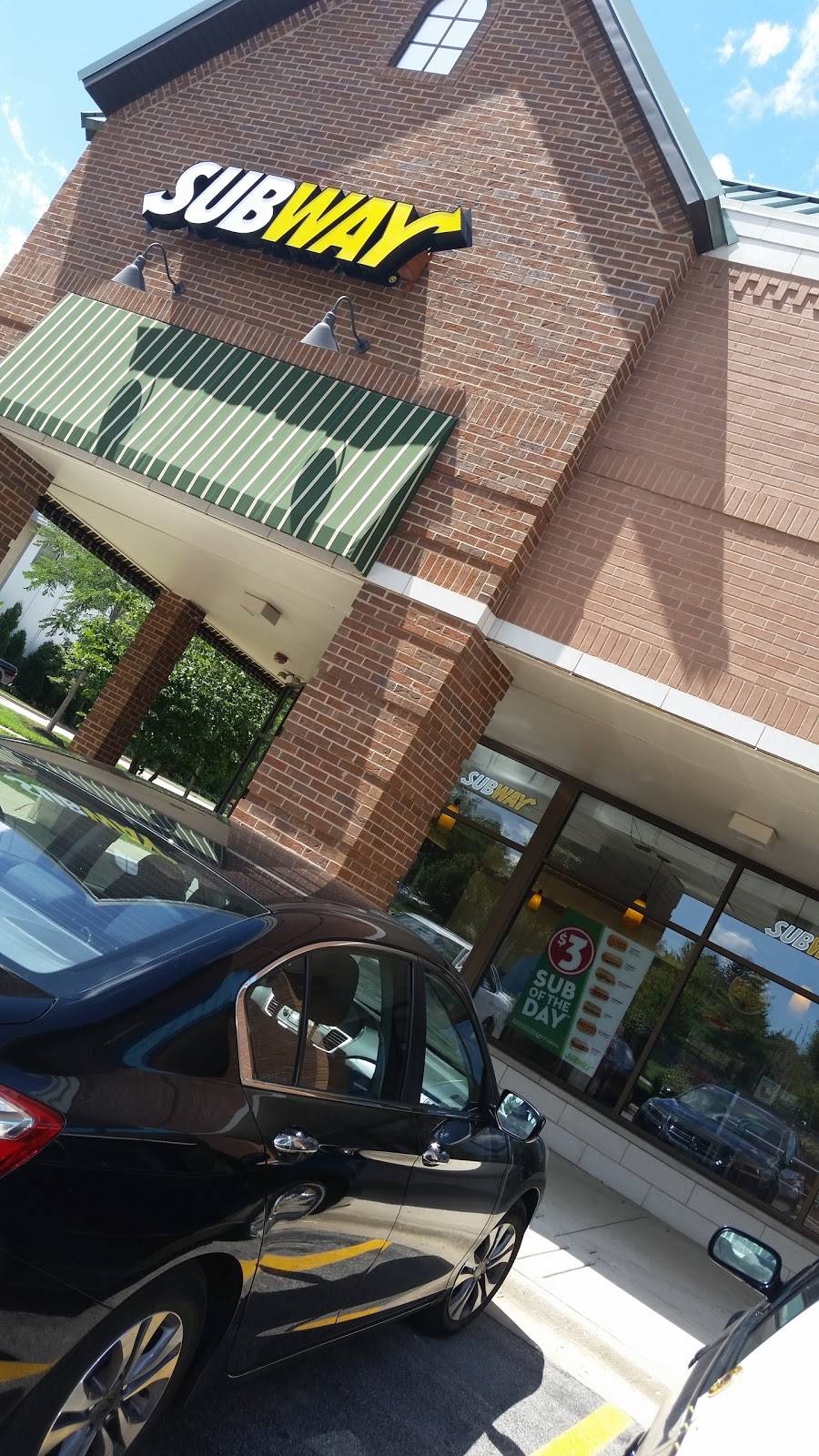 Subway Restaurants | restaurant | 812 E Kensington Rd, Arlington Heights, IL 60004, USA | 8476706950 OR +1 847-670-6950