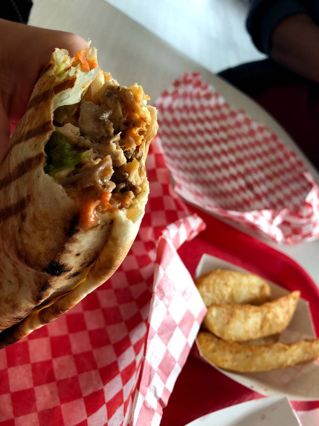 Shawarma Flavors | restaurant | 755 Dundas St W, Mississauga, ON L5C 3B6, Canada | 9052707270 OR +1 905-270-7270