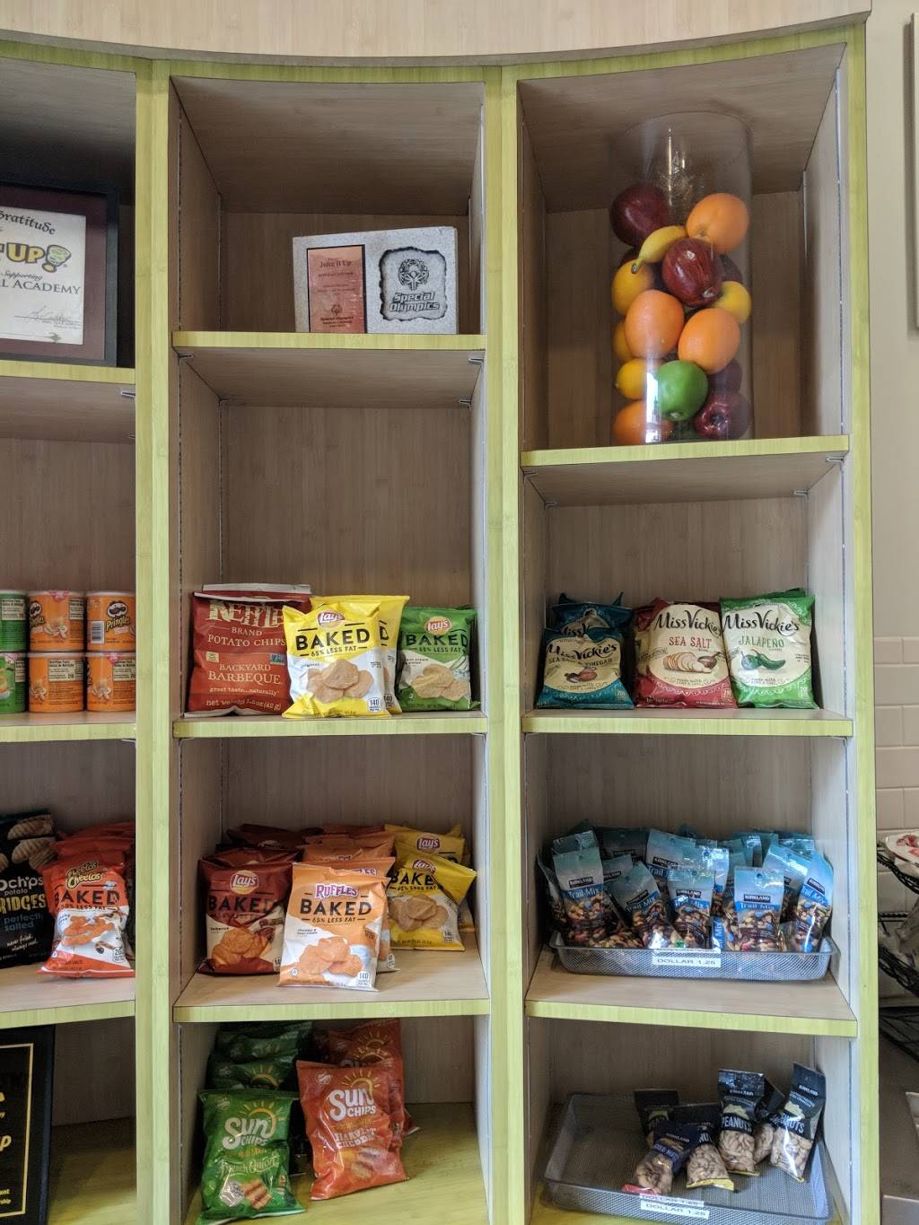 Juice It Up! | restaurant | 28164 Newhall Ranch Rd, Valencia, CA 91355, USA | 6612956725 OR +1 661-295-6725