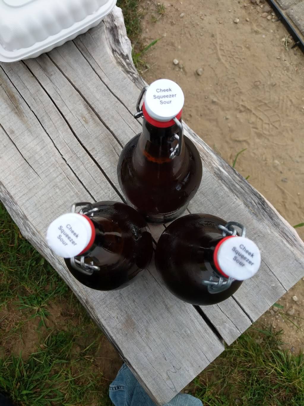 Throwback Brewery | restaurant | 7 Hobbs Rd, North Hampton, NH 03862, USA | 6033792317 OR +1 603-379-2317