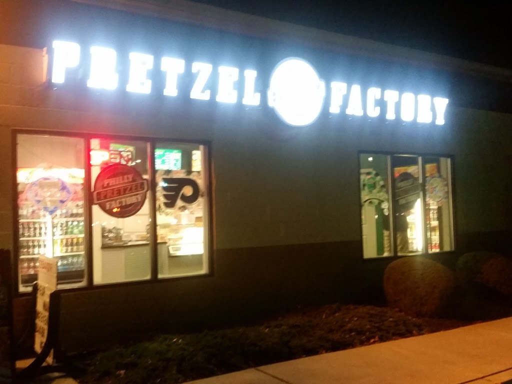 Philly Pretzel Factory | bakery | 499 Horsham Rd, Horsham, PA 19044, USA | 2154421922 OR +1 215-442-1922