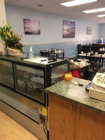 Harbour Cafe | restaurant | 33 Pinnacle St, Belleville, ON K8N 3A1, Canada | 6139668800 OR +1 613-966-8800